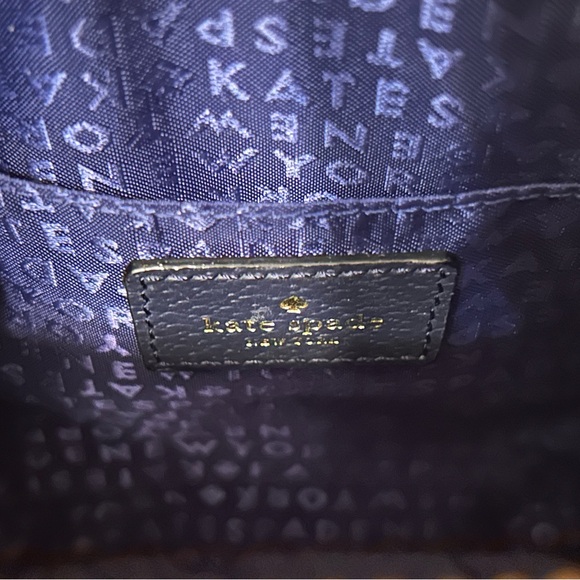 Adorable EUC Kate Spade New York Crossbody leather bag. Navy & creamy white. - Picture 6 of 6